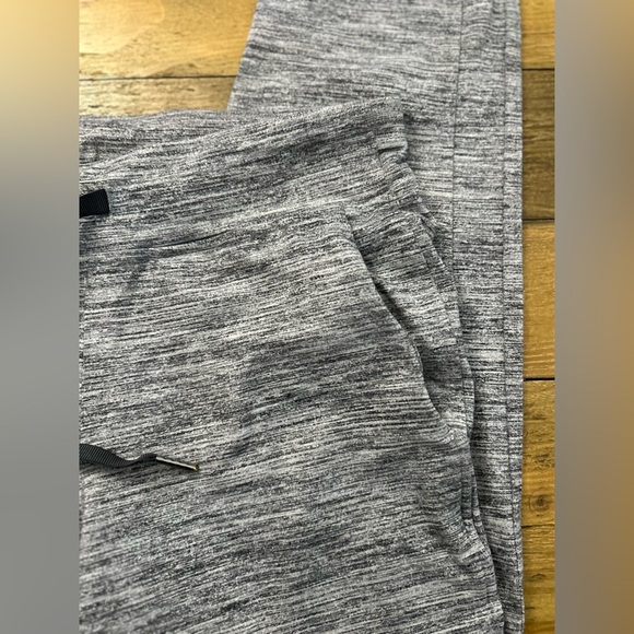 LULULEMON Heather Gray Ready To Rulu Joggers Pants with Pockets and pull string - Picture 7 of 11